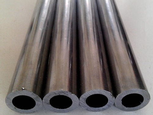 精密管是一种通过精拔或冷轧处理后的一种高精密的钢管材料
